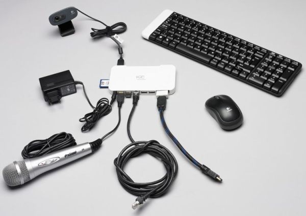 GameStick_Dock_with_Accessories_nowrmk